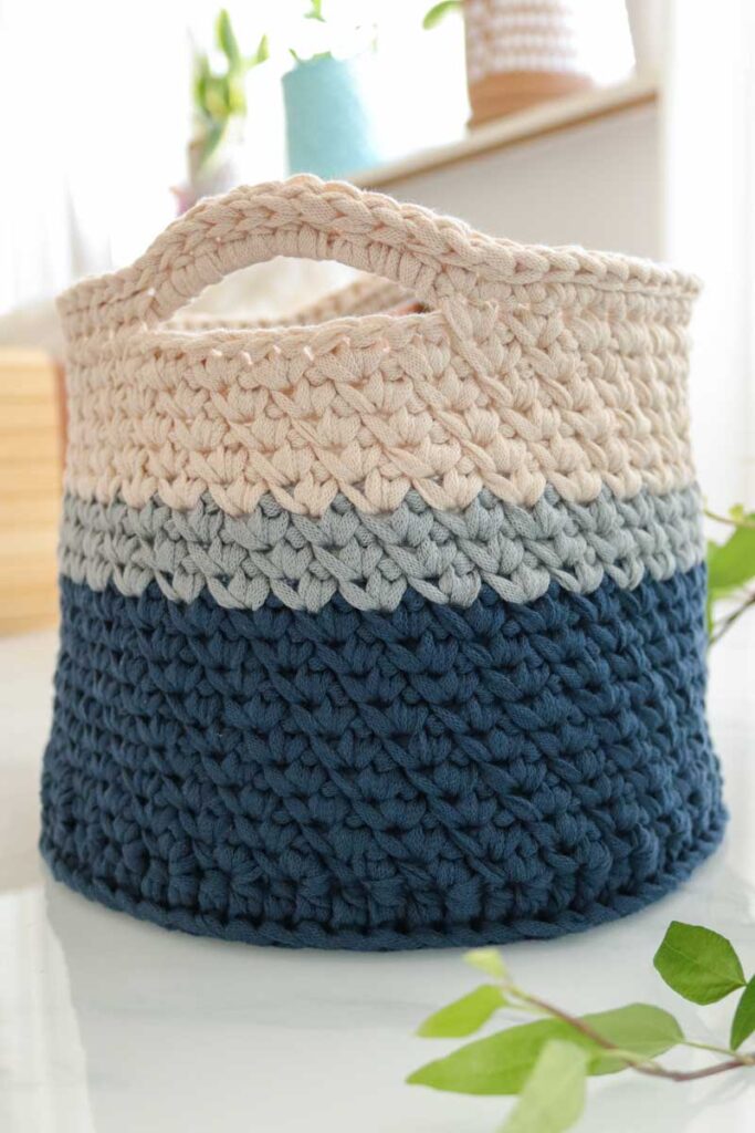 crochet basket in blue and white